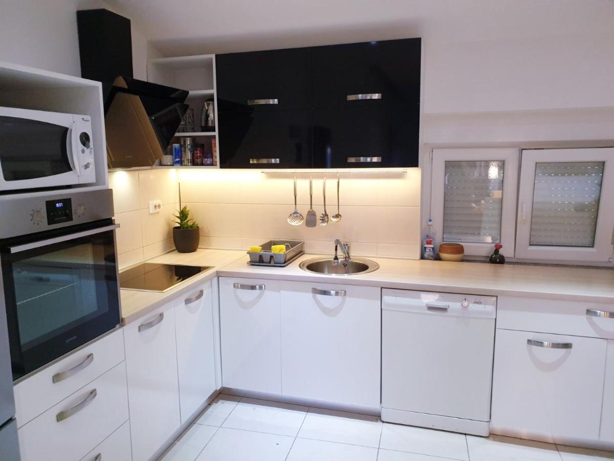 Apartman Lara Crikvenica Esterno foto